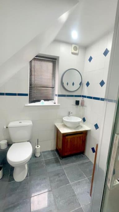Amazing Location - City Of London- 2 Bedroom Stunning Canal View House With Private Garden,Parking & Balcony Exteriör bild