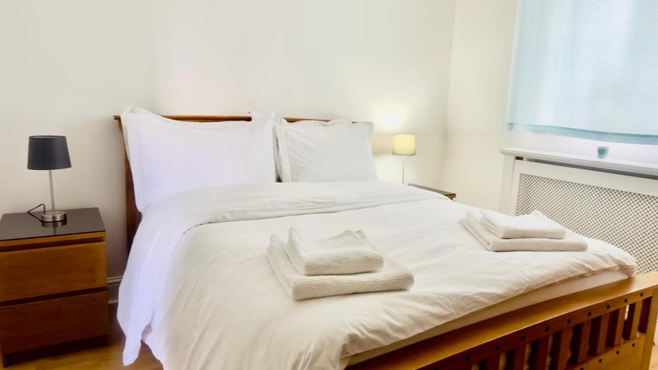 Amazing Location - City Of London- 2 Bedroom Stunning Canal View House With Private Garden,Parking & Balcony Exteriör bild