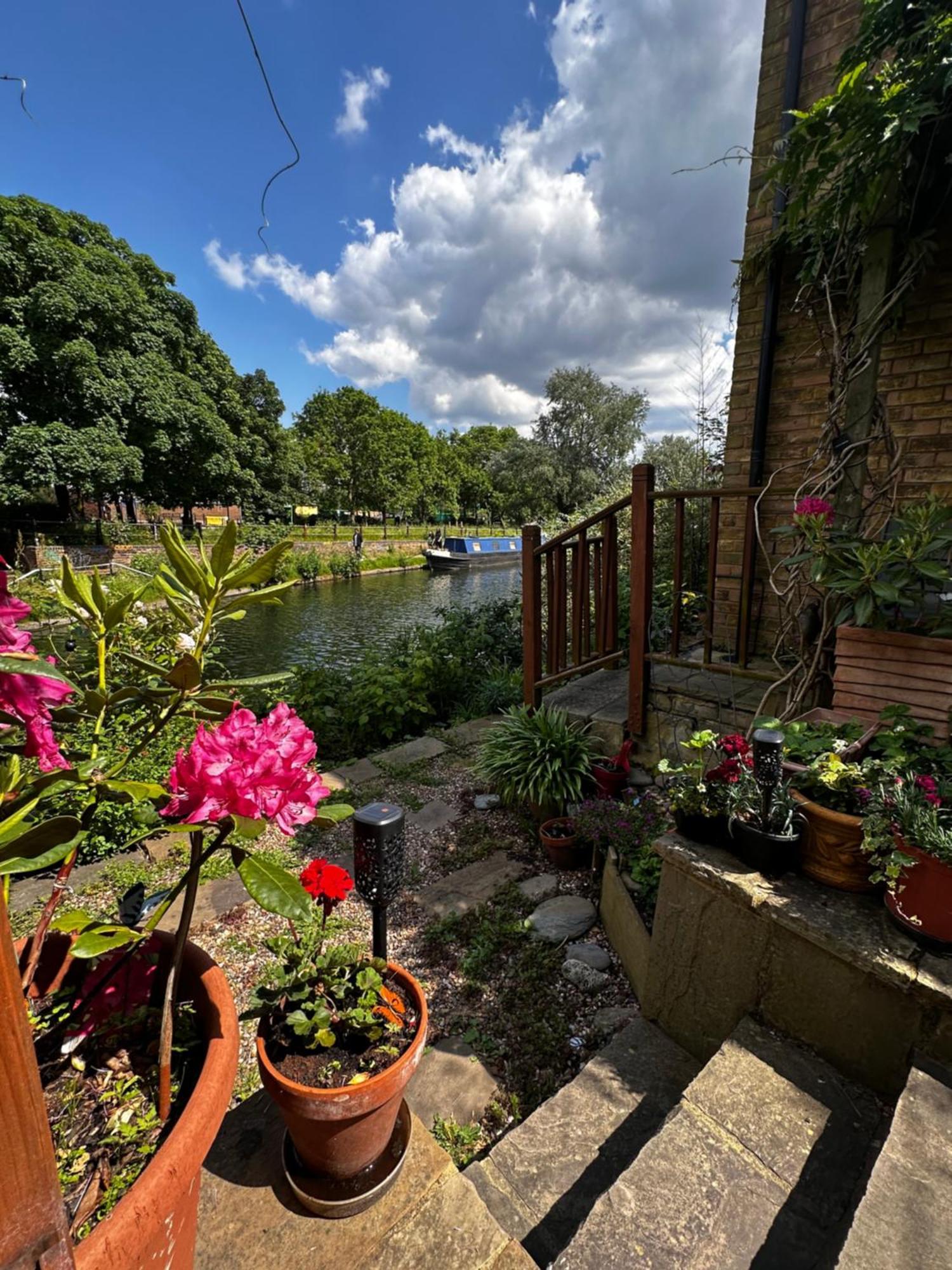 Amazing Location - City Of London- 2 Bedroom Stunning Canal View House With Private Garden,Parking & Balcony Exteriör bild